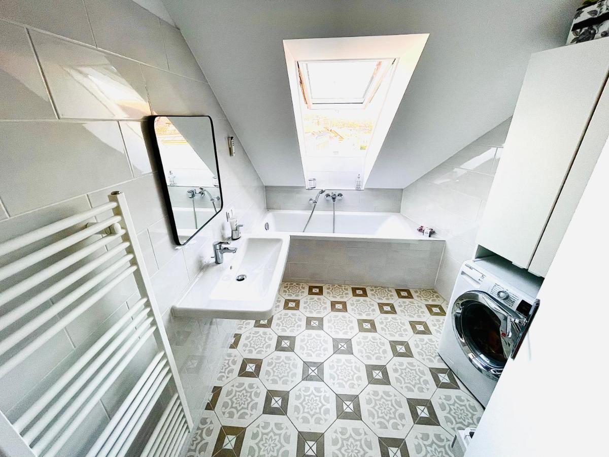 Residence Lereve Wina Bagian luar foto